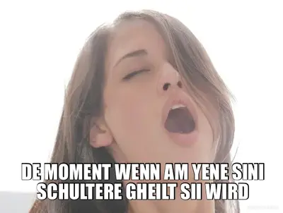 DE MOMENT WENN AM YENE SINI SCHULTERE GHEILT SII WIRD meme