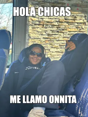 HOLA CHICAS   - ME LLAMO ONNITA meme