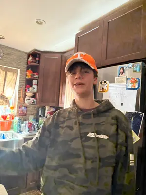 ME WHEN — I WEAR A TENNESSEE HAT AND THEY STILL DONT KNOW I LIKE BOYS ✌️ meme template
