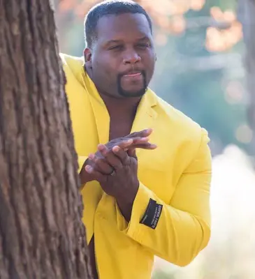 black-guy-hiding-behind-tree-meme-template-full-80d771c5 meme template