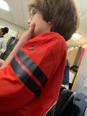 WHEN YOUR ON YOUR PHONE IN CLASS BUT THE TEACHER IS WALKING PAST SO YOU GOTTA PRETEND YOUR LEARNING meme template
