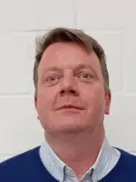 NEEN JONGENS WE GAAN NIET KAARTEN WE ZIJN EEN SCHAAKCLUB meme template