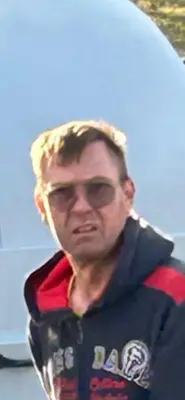 VOLVOSTA MENI JAKOPÄÄ RIKKI — PASKAN MYIVÄT meme template
